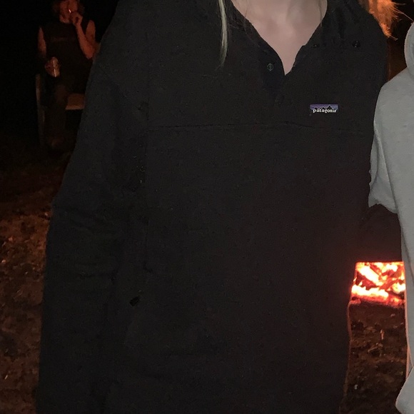 Patagonia button up sweatshirt - Picture 3 of 3